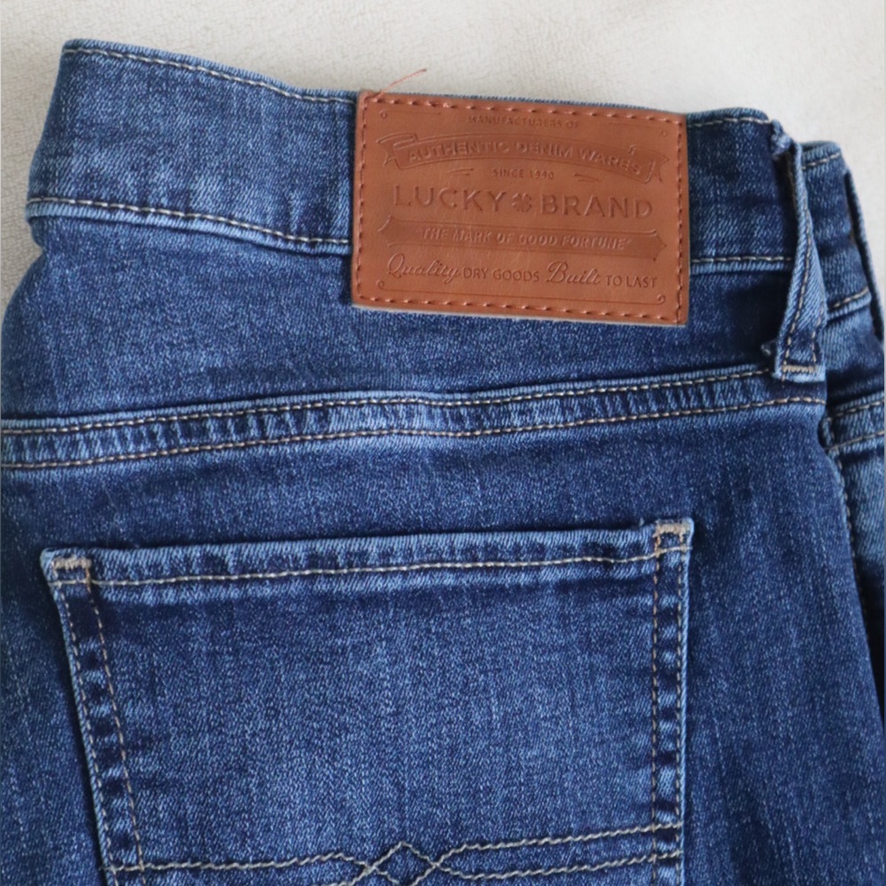 Lucky Brand Woman’s Dark Blue Denim Jeans
